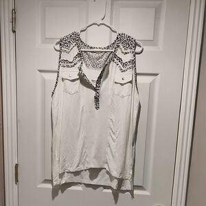 POL White Sleeveless Blouse with Leopard Details And Metal Snaps